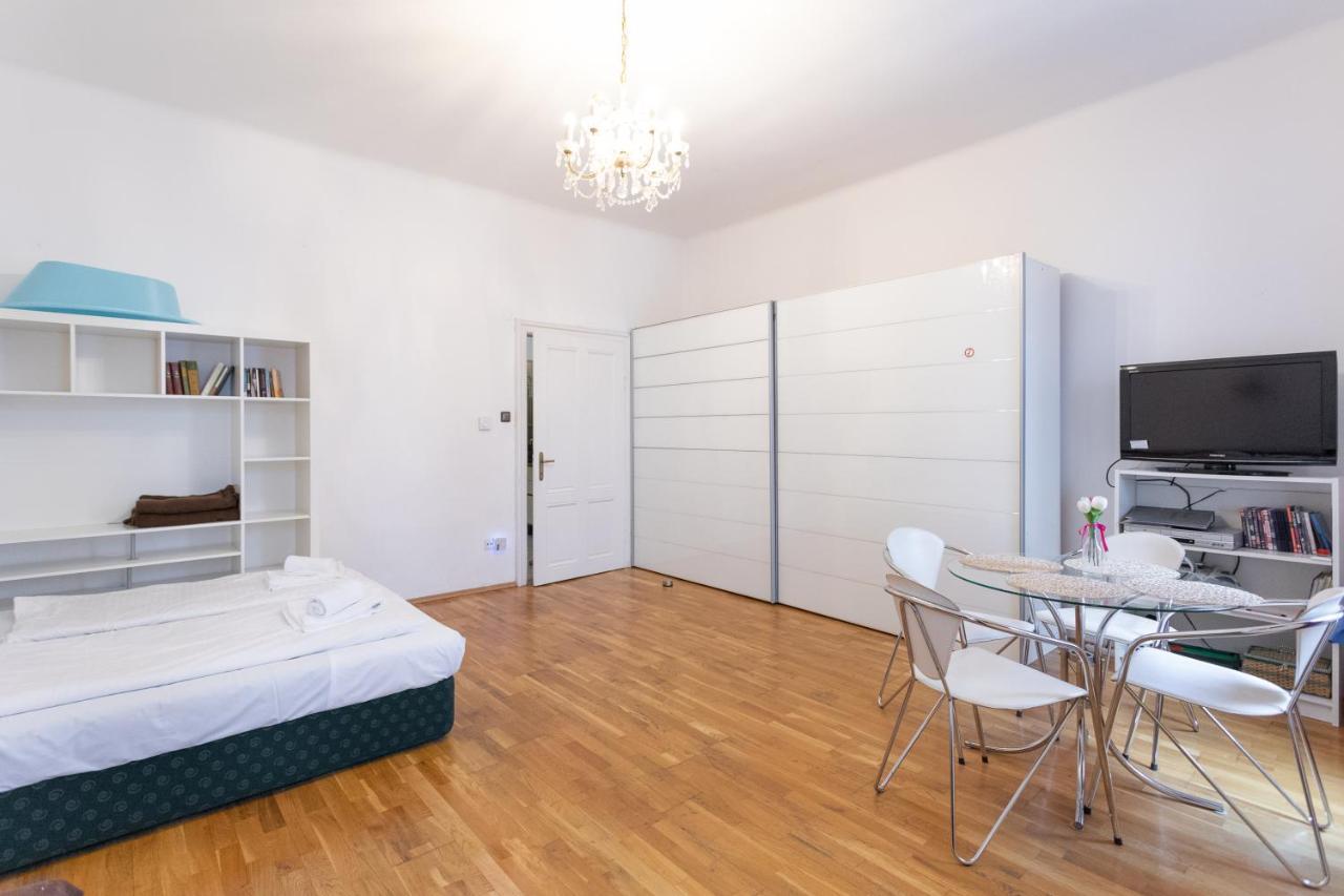 Central Garden Apartments Вена Экстерьер фото