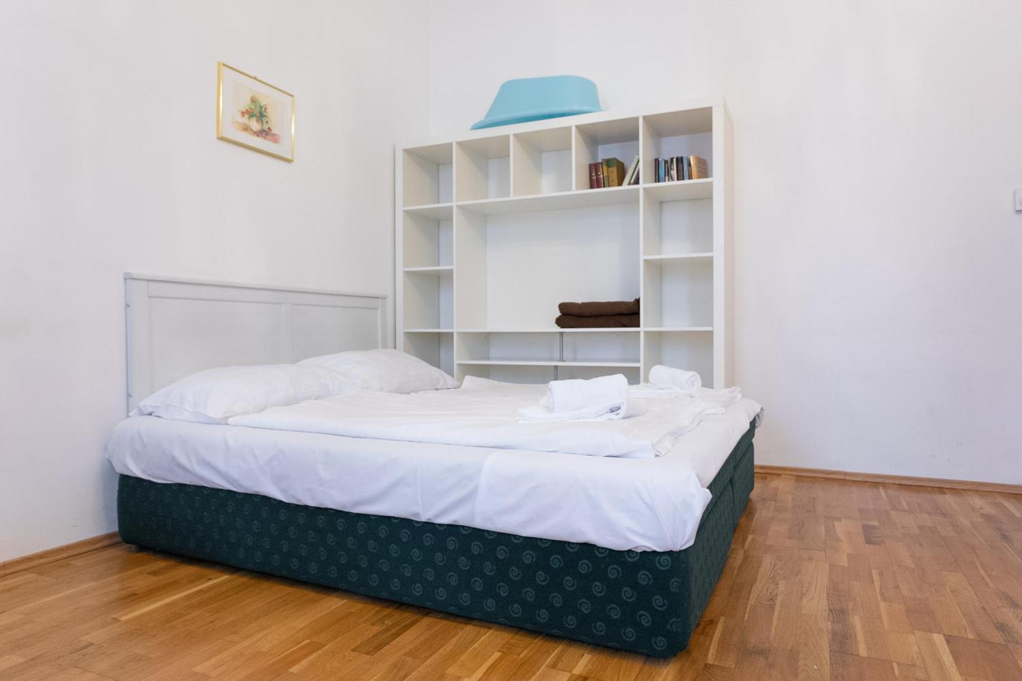 Central Garden Apartments Вена Номер фото